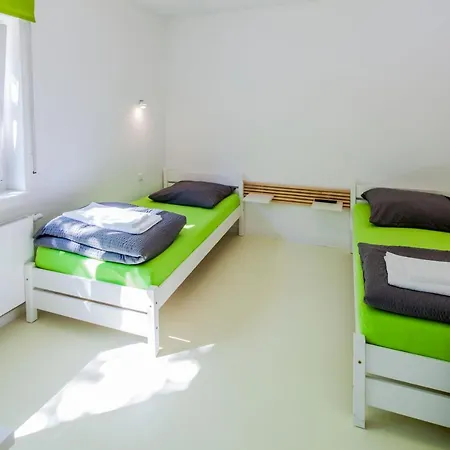 Secondhome Stuttgart: Modern Apartment near Esslingen's Historic Center Esslingen am Neckar Exterior photo