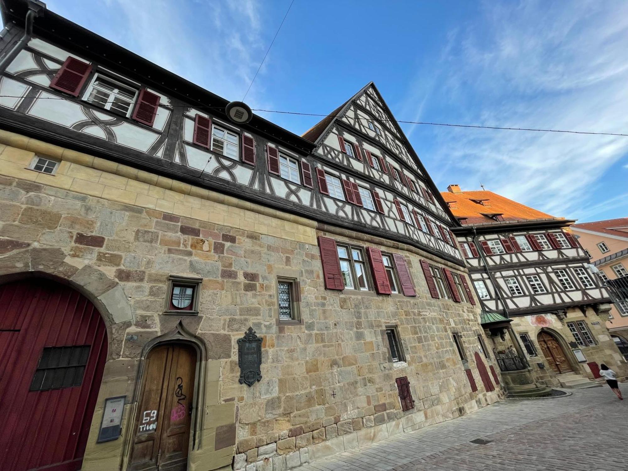 Secondhome Stuttgart: Modern Near Esslingen's Historic Center