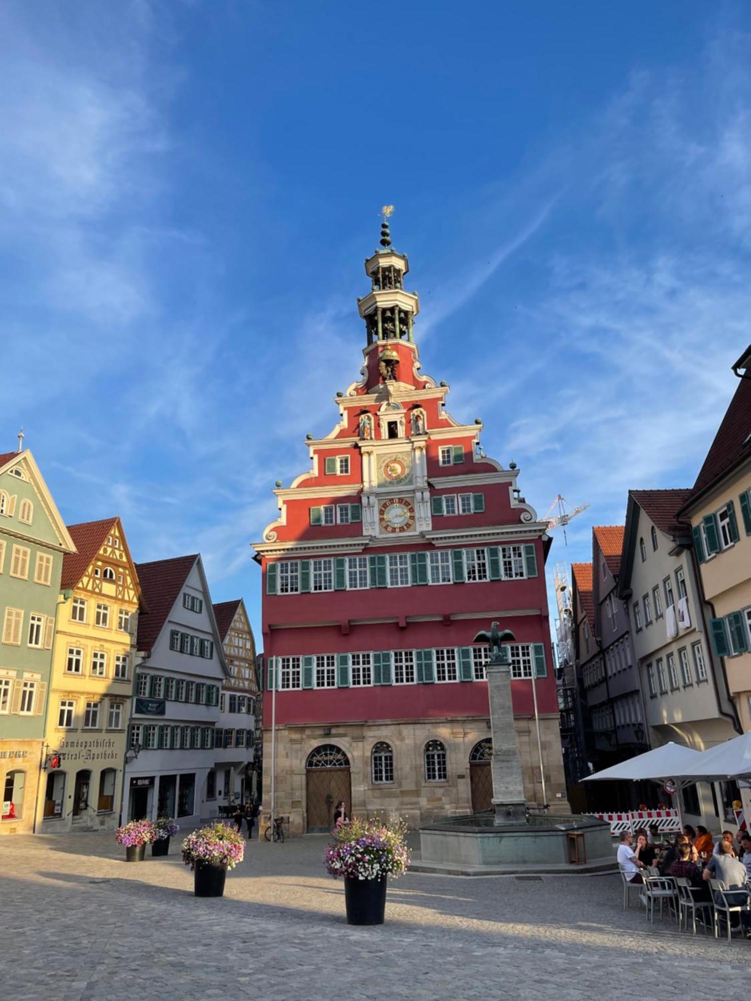 Apartment Secondhome Stuttgart: Modern Near Esslingen's Historic Center *