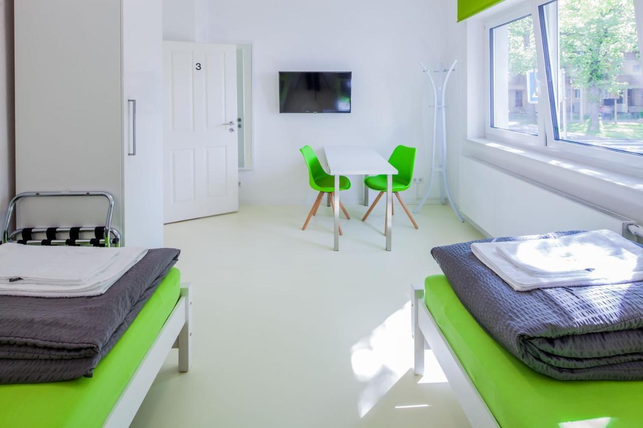 Secondhome Stuttgart: Modern Near Esslingen's Historic Center Apartment