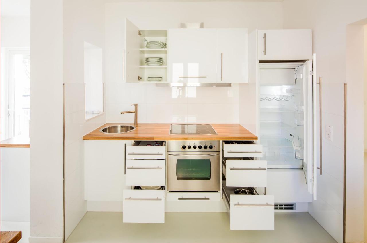 Apartment Secondhome Stuttgart: Modern Near Esslingen's Historic Center Esslingen am Neckar
