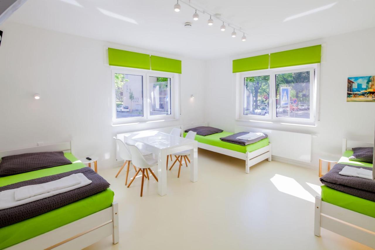 Apartment Secondhome Stuttgart: Modern Near Esslingen's Historic Center